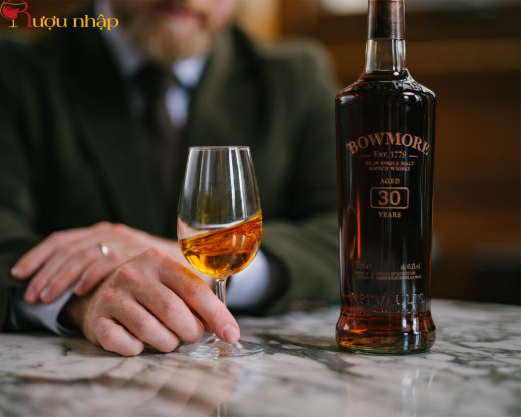 Rượu Bowmore 30 năm