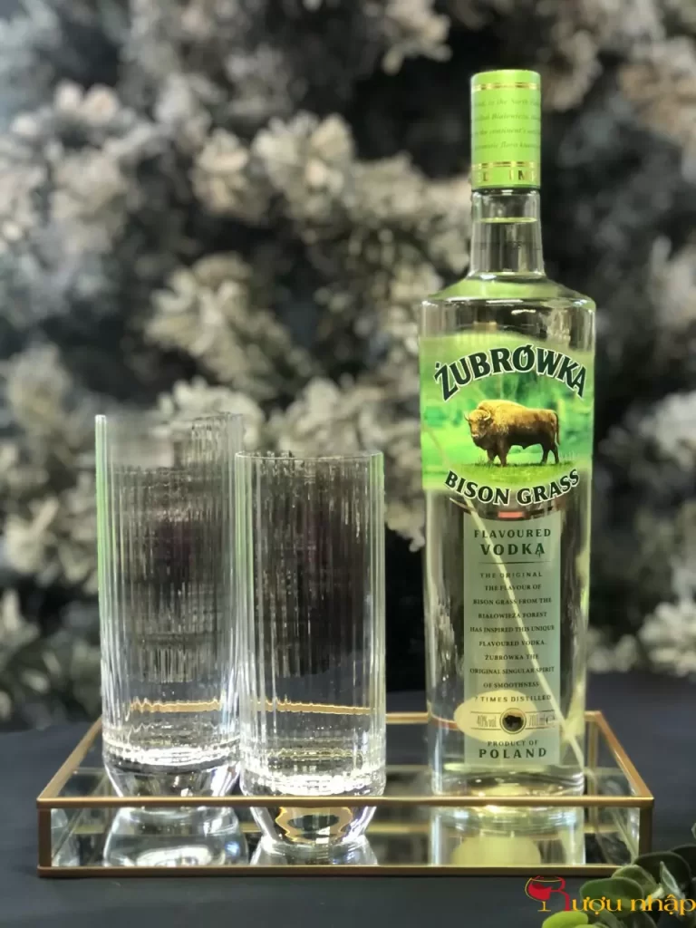 Rượu Vodka Zubrowka Bison Grass 1L