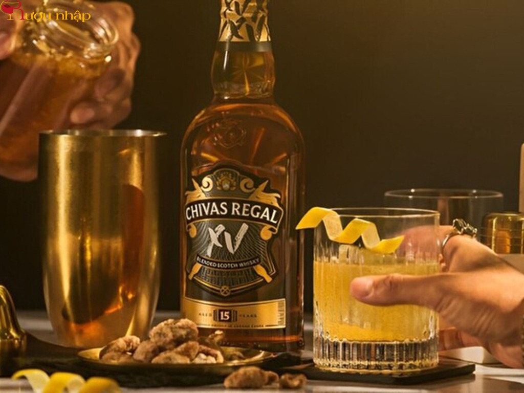Chivas 15 Năm Thưởng thức Chivas 15 năm mẫu mới chậm rãi để tận hưởng trọn vẹn hương vị rượu