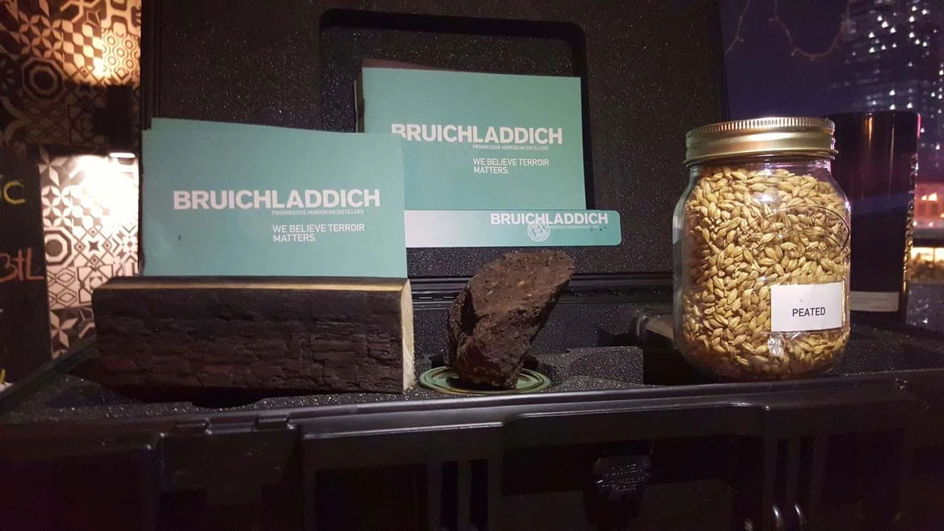 Bruichladdich whisky khói