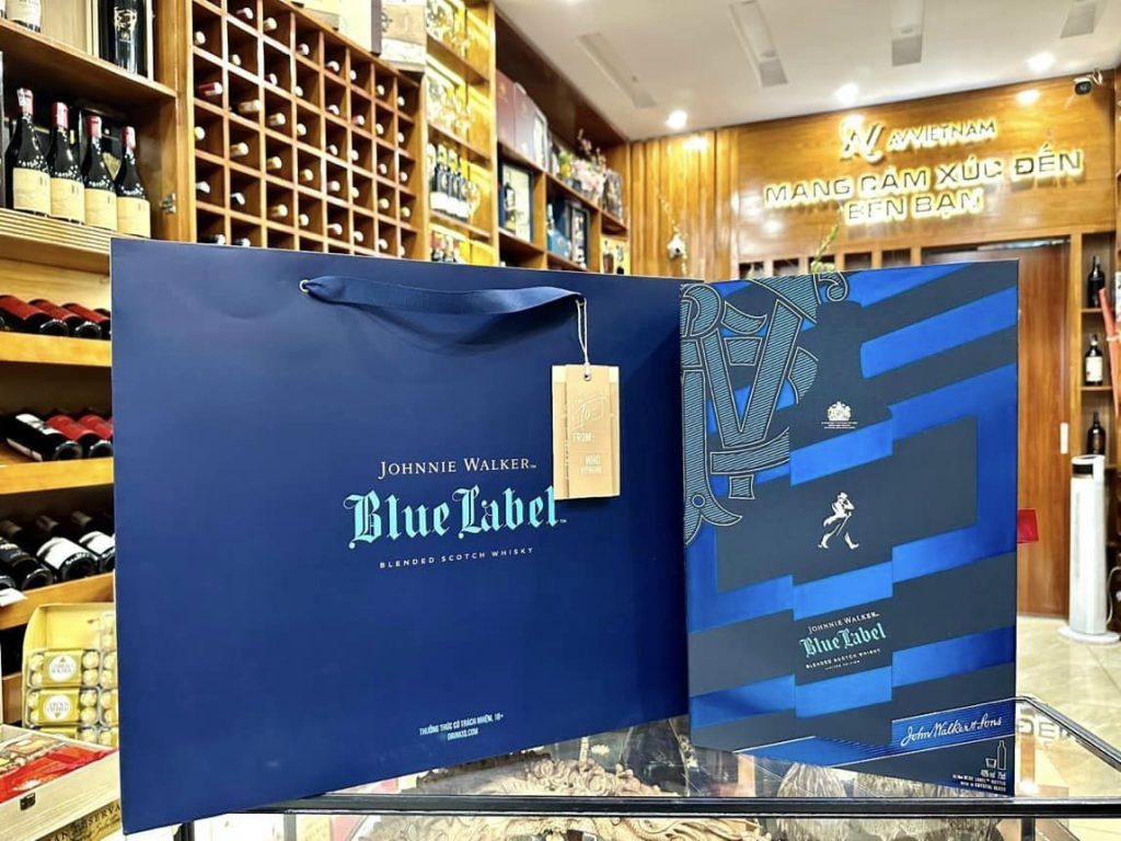 Johnnie Walker Blue Label phiên bản mừng năm mới, hộp quà rượu Tết sang trọng