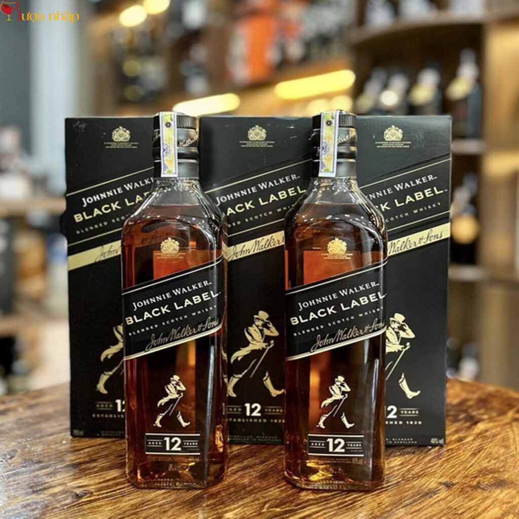 Johnnie Walker Black Label Blended Scotch Whisky 12