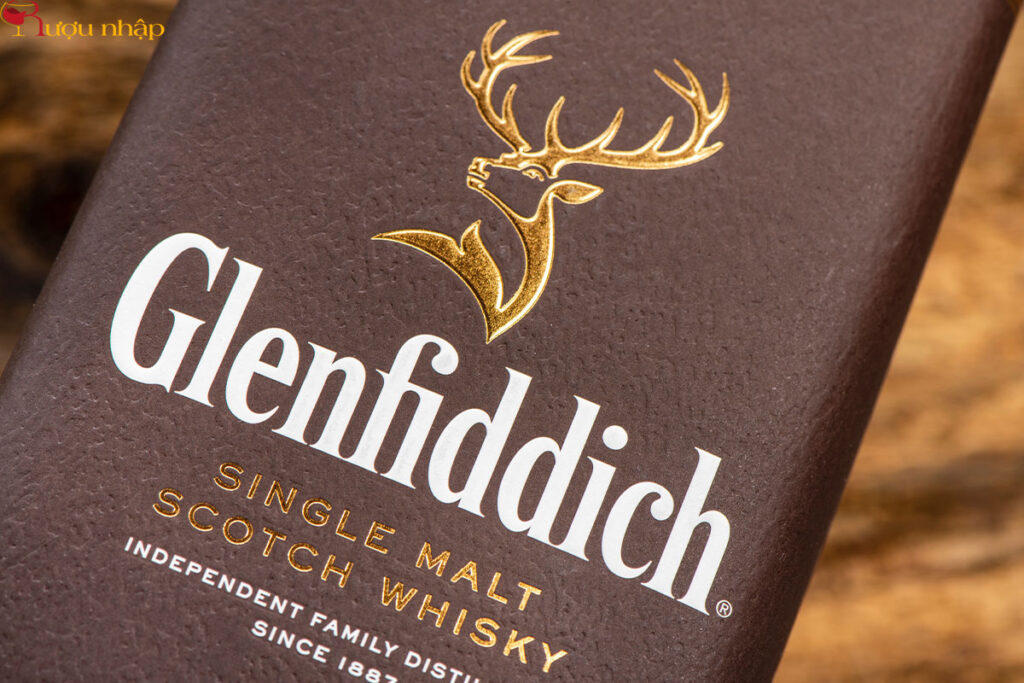 Cách phân biệt rượu Glenfiddich thật và giả Logo hình hươu và nhãn chính hãng Glenfiddich