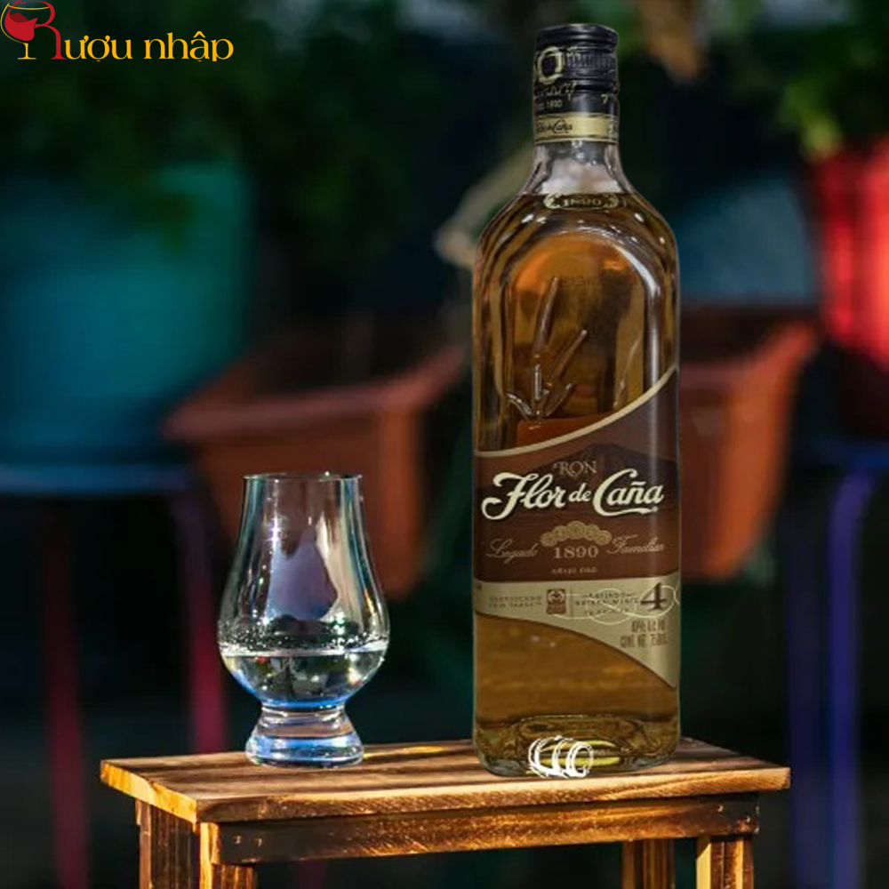 Flor de Cana 4 Anejo Oro Rum