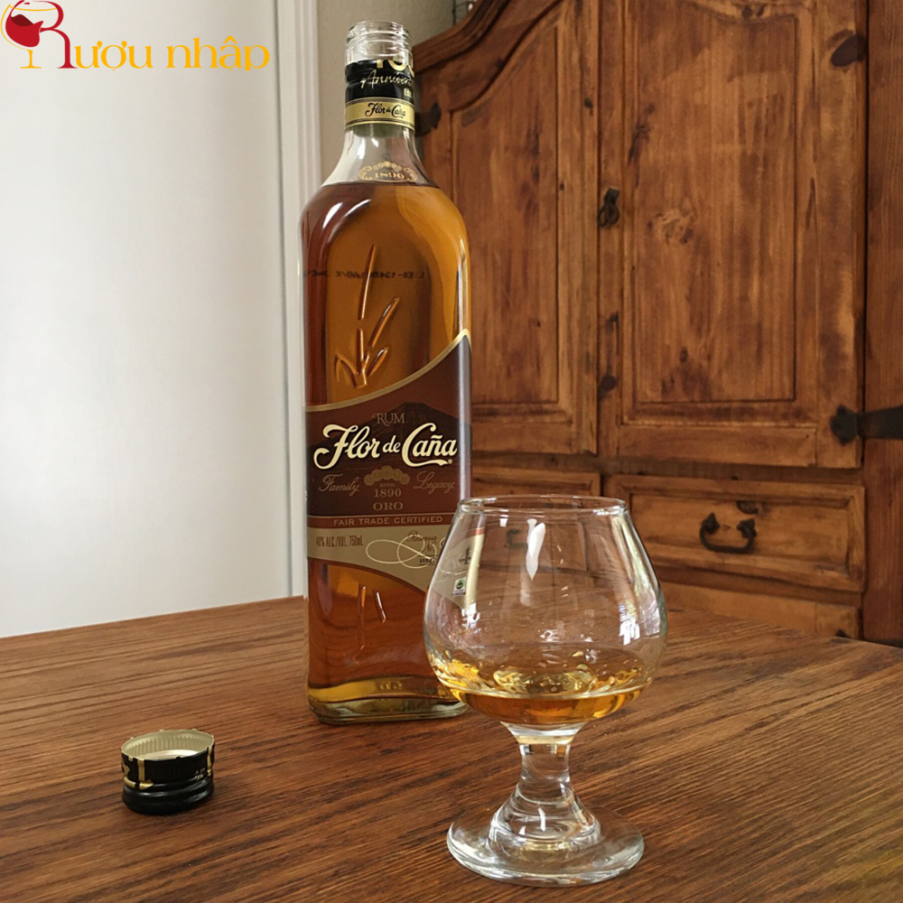 Flor de Cana 4 Năm Gold Añejo Oro