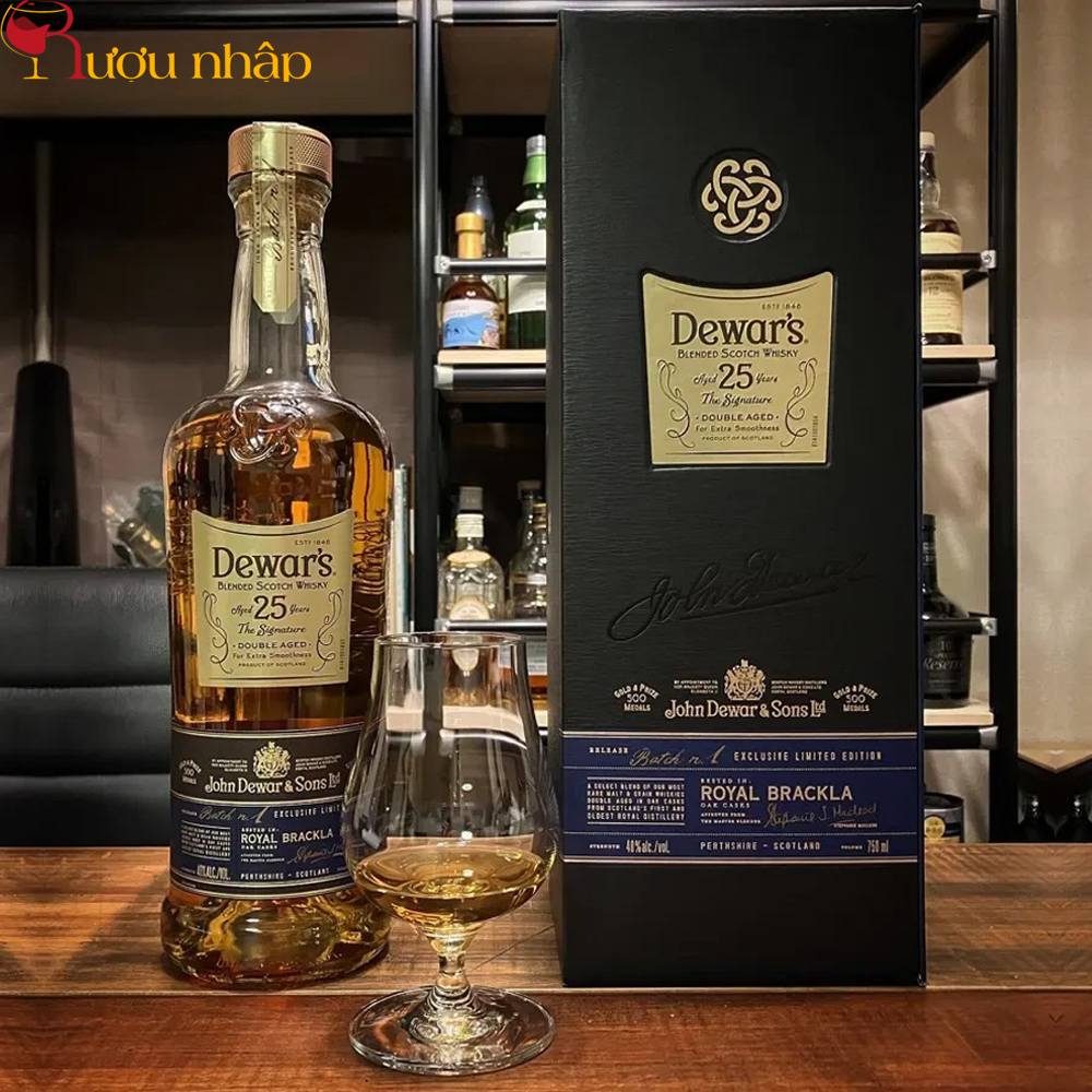 Rượu Dewar's 25 The Signature - Hương Gỗ Cổ Điển Nhà Dewar's