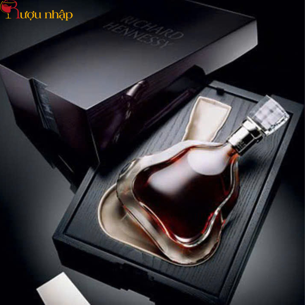 Hennessy Richard