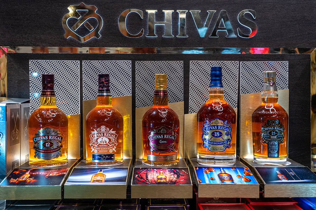 Cách phân biệt rượu Chivas thật và giả