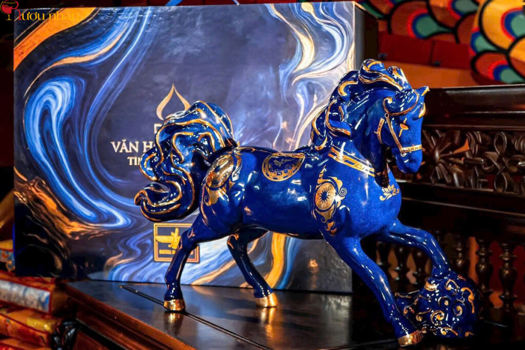 Rượu Ngựa Sứ Vip Doha Royal Darius XO Mã Thượng Vân Rượu Ngựa Sứ Vip Doha Royal Darius XO Mã Thượng Vân