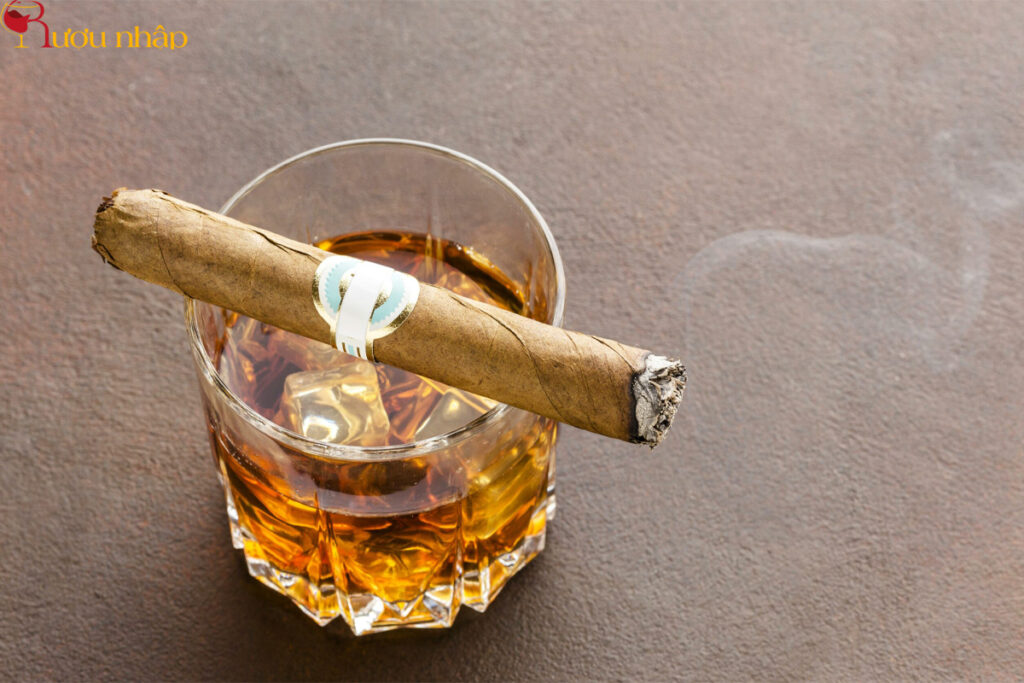 Bourbon phù hợp với nhiều đối tượng: Người mới bắt đầu, người yêu cocktail, người sành rượu và cả doanh nghiệp cần quà tặng.