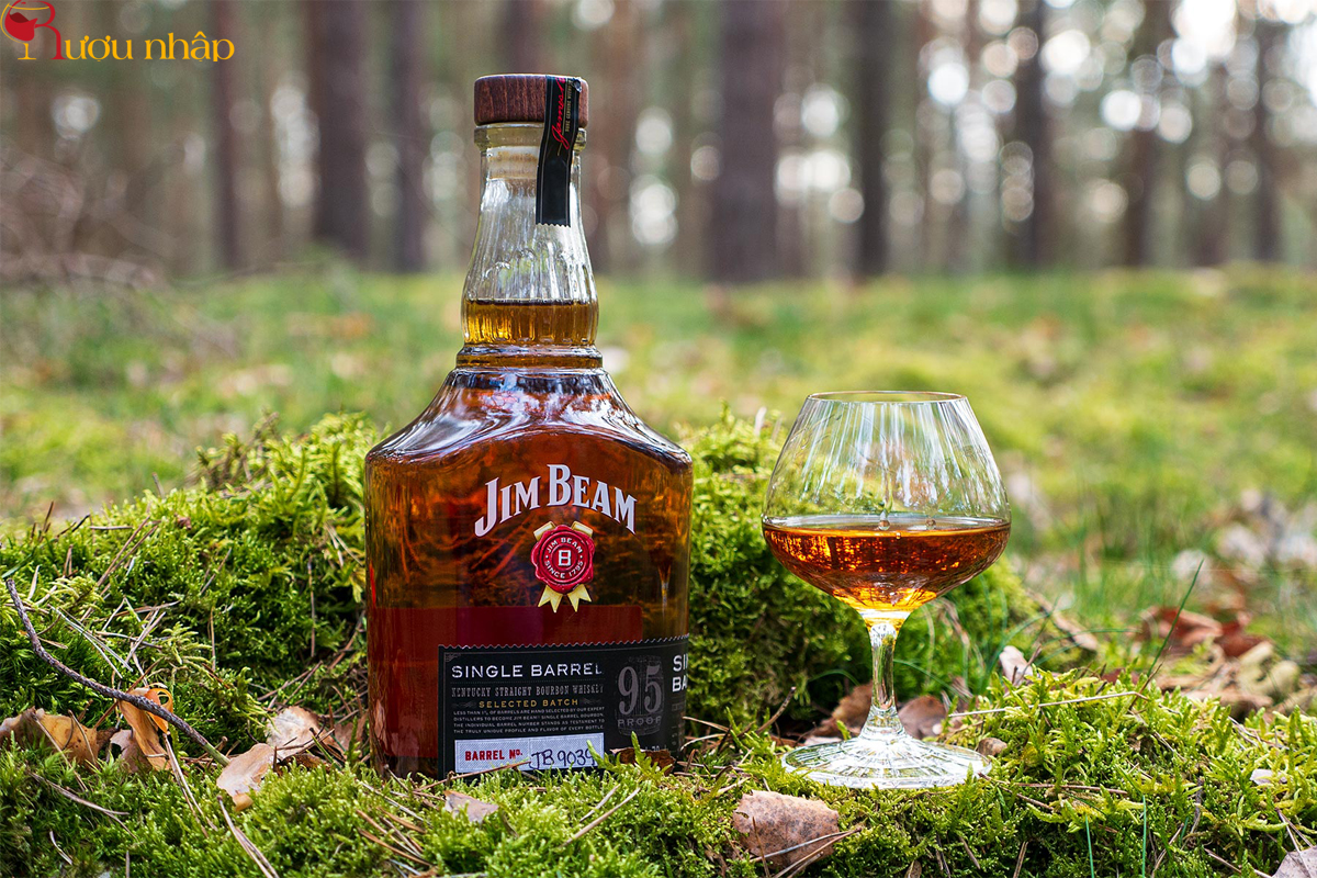 Jim Beam Single Barrel là dòng sản phẩm cao cấp, được chọn lọc từ những thùng rượu tốt nhất