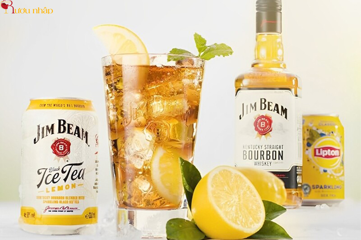 Thành phần chính để làm rượu Jim Beam gồm có bắp, lúa mạch và nước suối tinh khiết