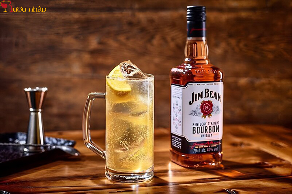 Jim Beam White Label là phiên bản tiêu chuẩn của Jim Beam, ược sản xuất theo quy trình phức tạp