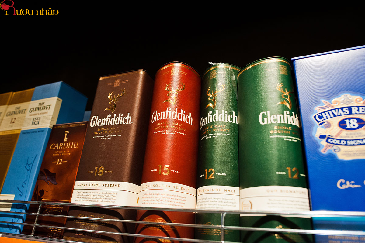 Tham khảo bảng giá rượu Glenfiddich cập nhật mới nhất, đa dạng độ tuổi và dung tích.