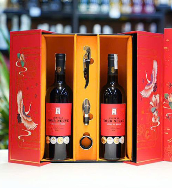 Hộp quà 2 chai Chateau Tour Neuve Cao Cấp